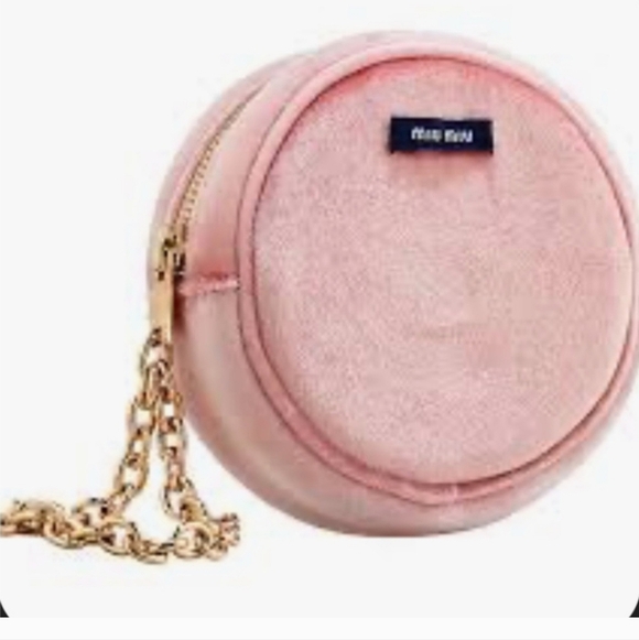 NIB Miu Miu Perfumes Collection Round Velvet Wristlet With Gold Chain - Picture 2 of 12